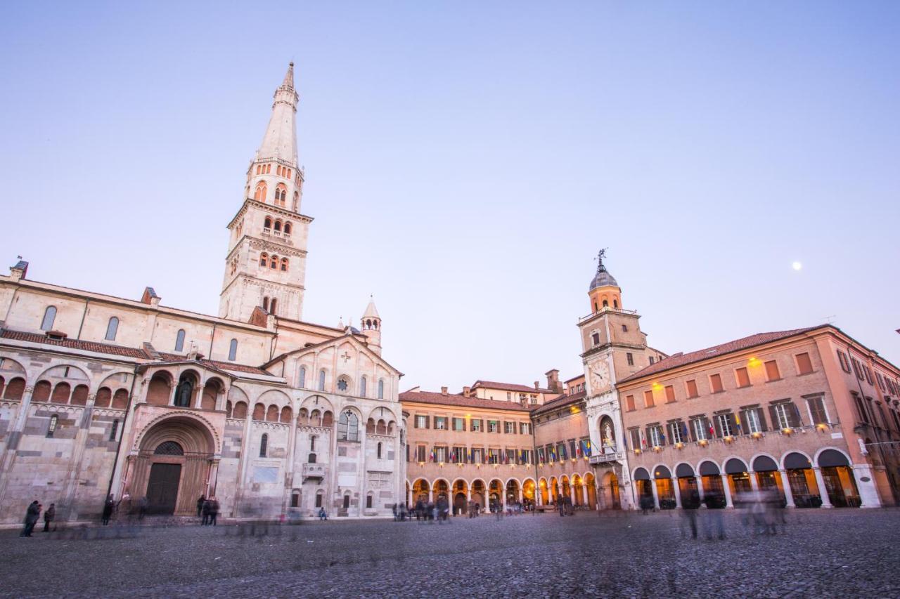 Modena Centro Junior Suite Exterior foto